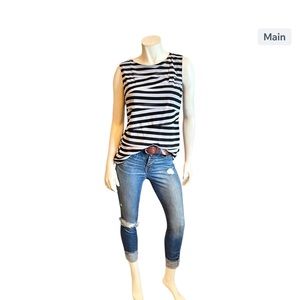 Dana Buchman Blouse 
Size Large